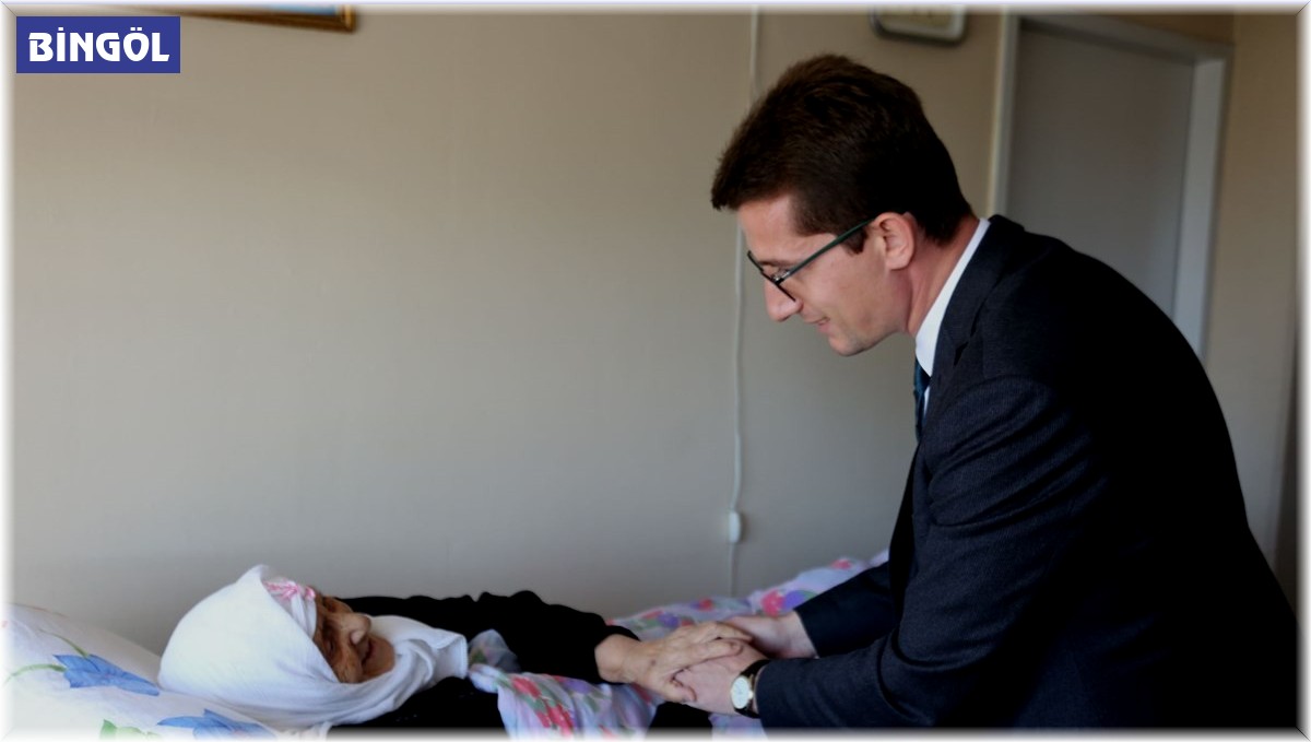 Kaymakam Kaptanoğlu, engelli ve yaşlıların taleplerini dinledi