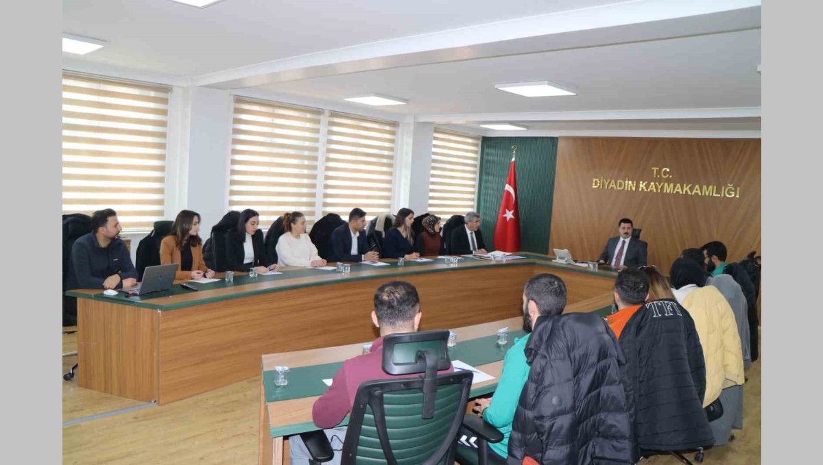 Kaymakam Karali, Gençlik merkezi yöneticileri ile bir araya geldi