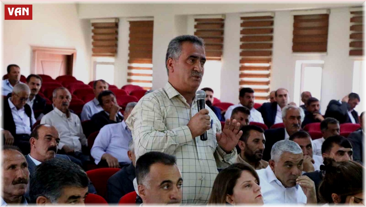 Kaymakam Karaloğlu muhtarların sorun ve taleplerini dinledi