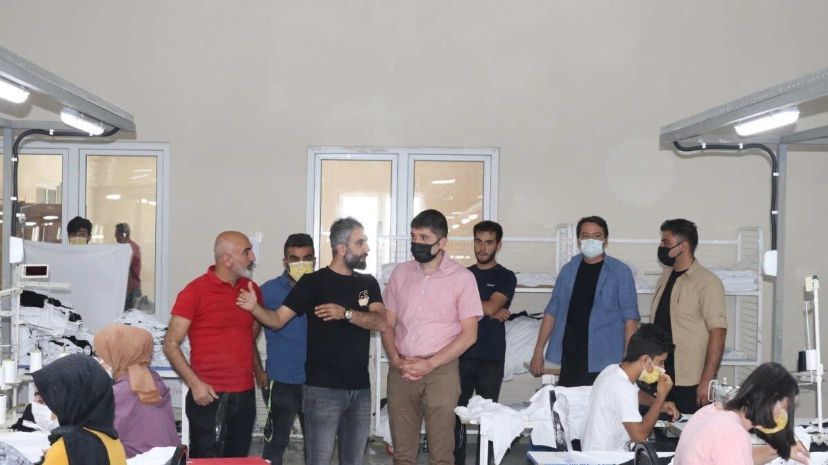 Kaymakam Kayabaşı'ndan tekstil fabrikasına ziyaret