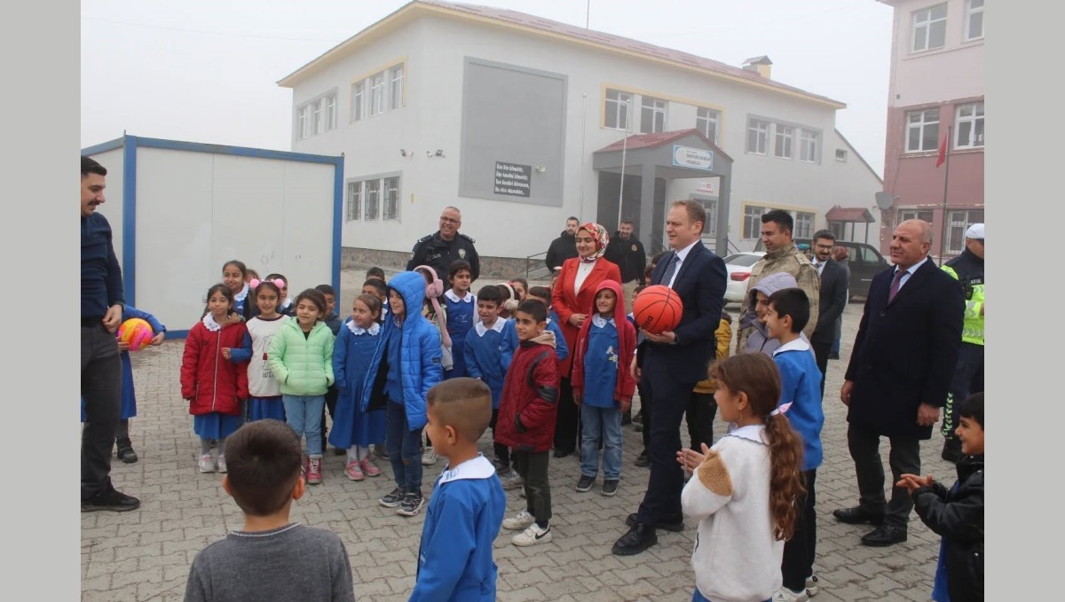 Kaymakam Koşansu: "Eğitime ve spora yatırım, geleceğe yatırımdır''