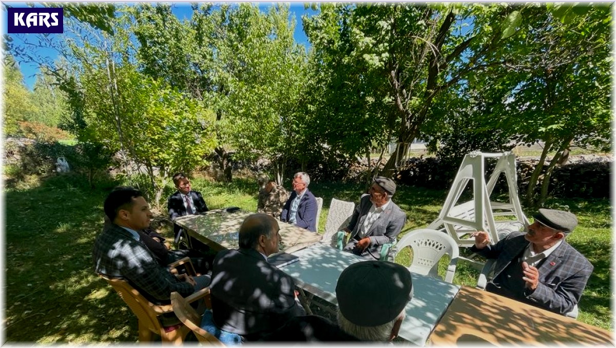 Kaymakam köy köy dolaşıyor