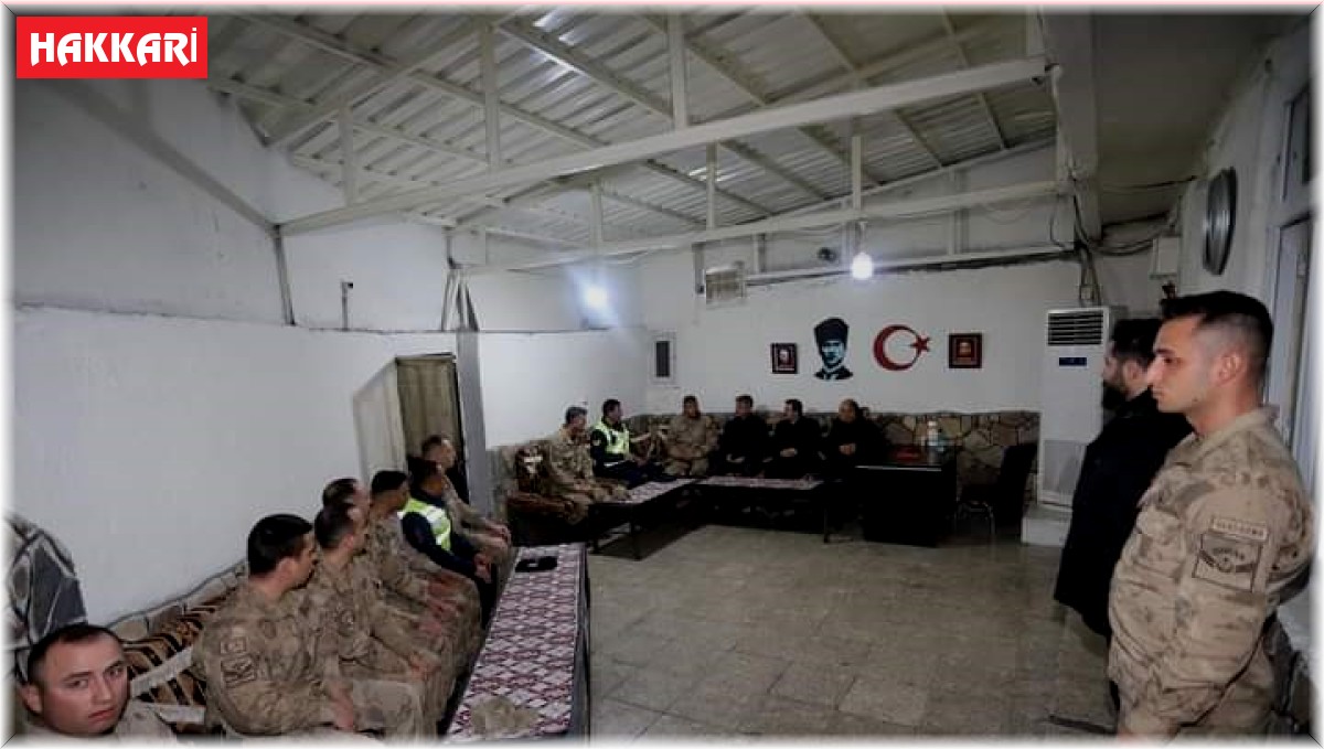 Kaymakam Mert Kumcu yeni yıla Mehmetçik'le girdi