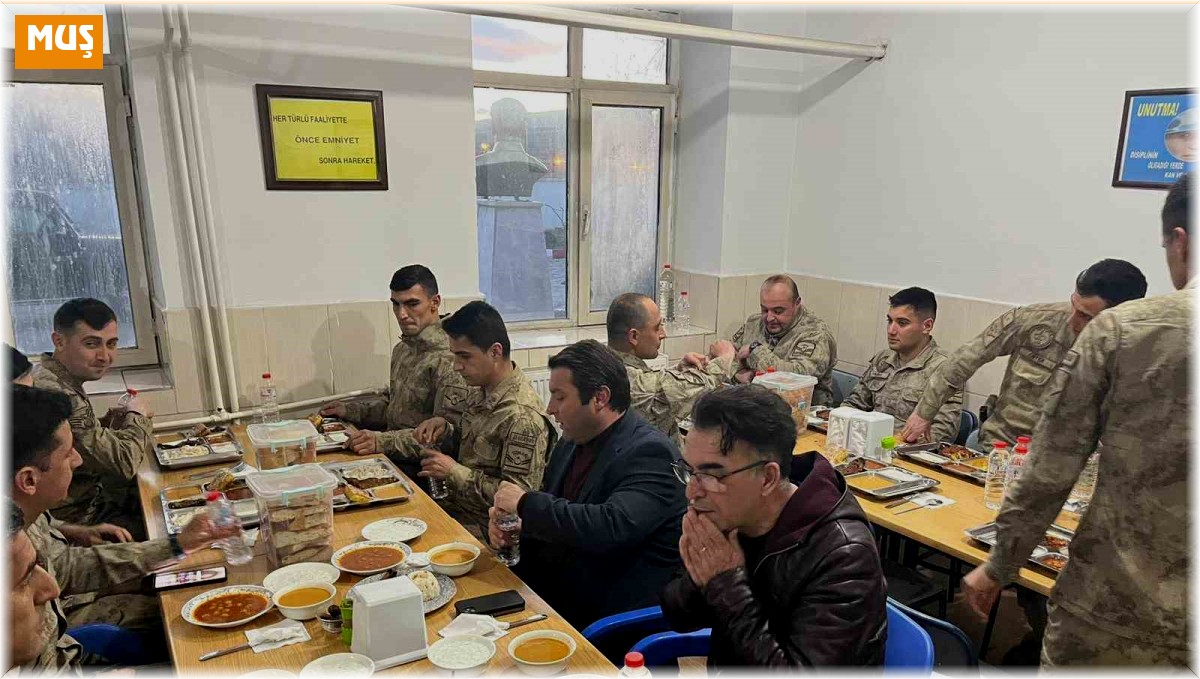 Kaymakam Ocak askerlerle iftar yemeğinde buluştu