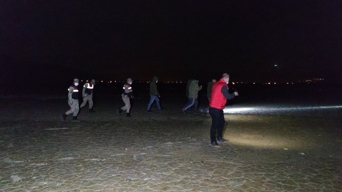 Kaymakam Savar'dan gece balık denetimi