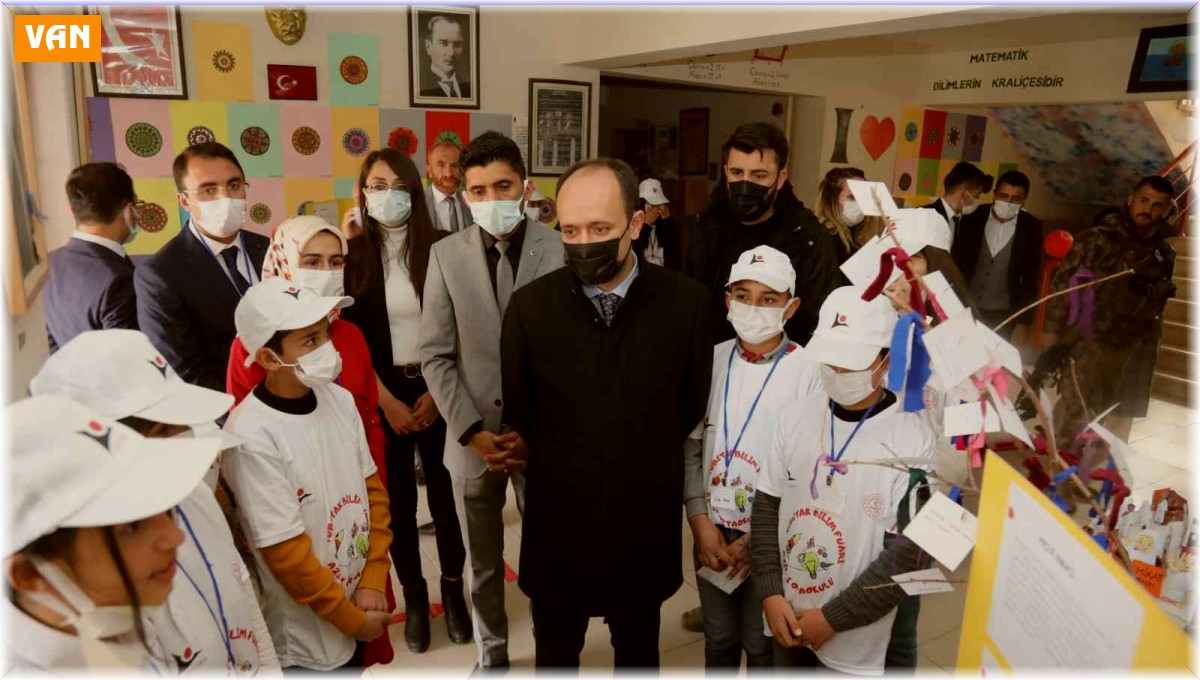 Kaymakam Solak, 4006 TÜBİTAK Bilim Fuarı'na katıldı