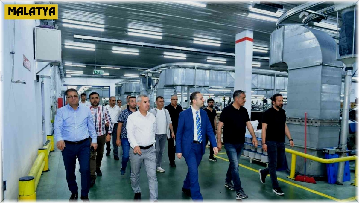 Kaymakam Uğurlu ile Başkan Çınar, organize sanayi bölgesindeki fabrikaları ziyaret etti