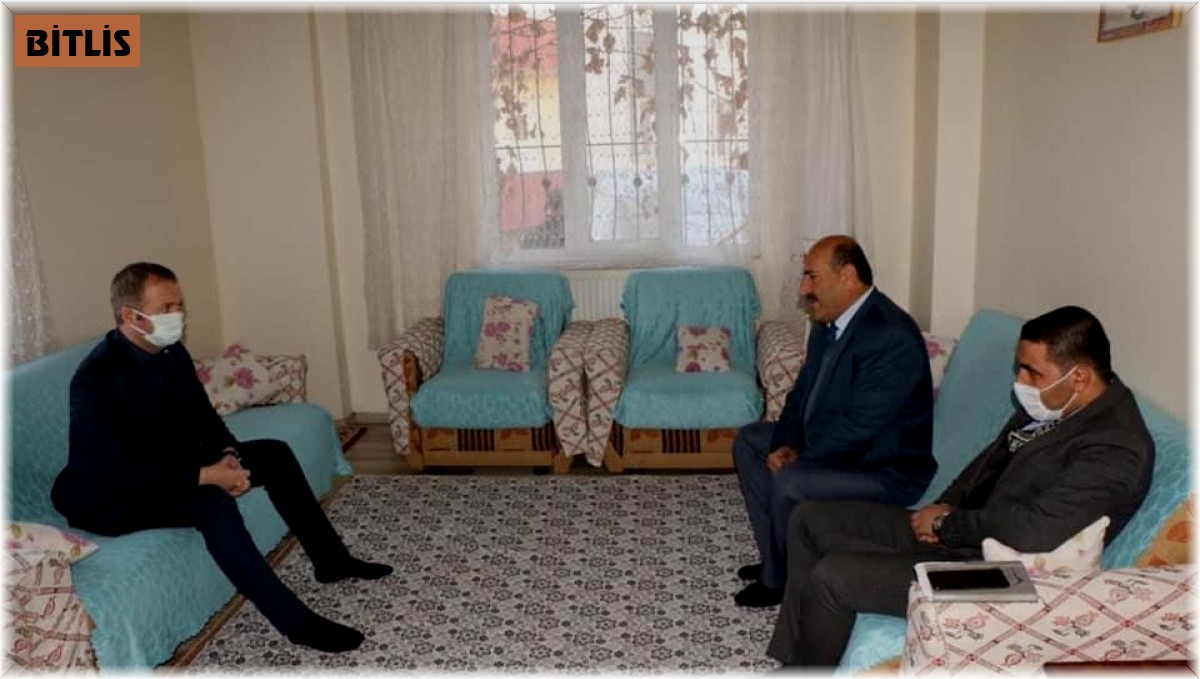 Kaymakam Yelek şehidin annesinin taziyesine katıldı