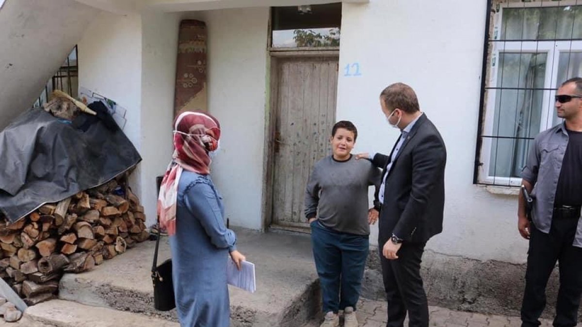 Kaymakam Yelek'ten hane ziyareti