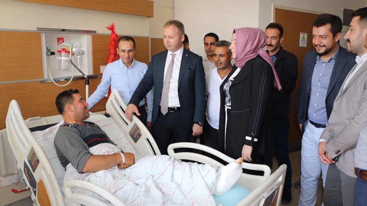 Kaymakam Yelek, yaralanan güvenlik korucunu ziyaret etti