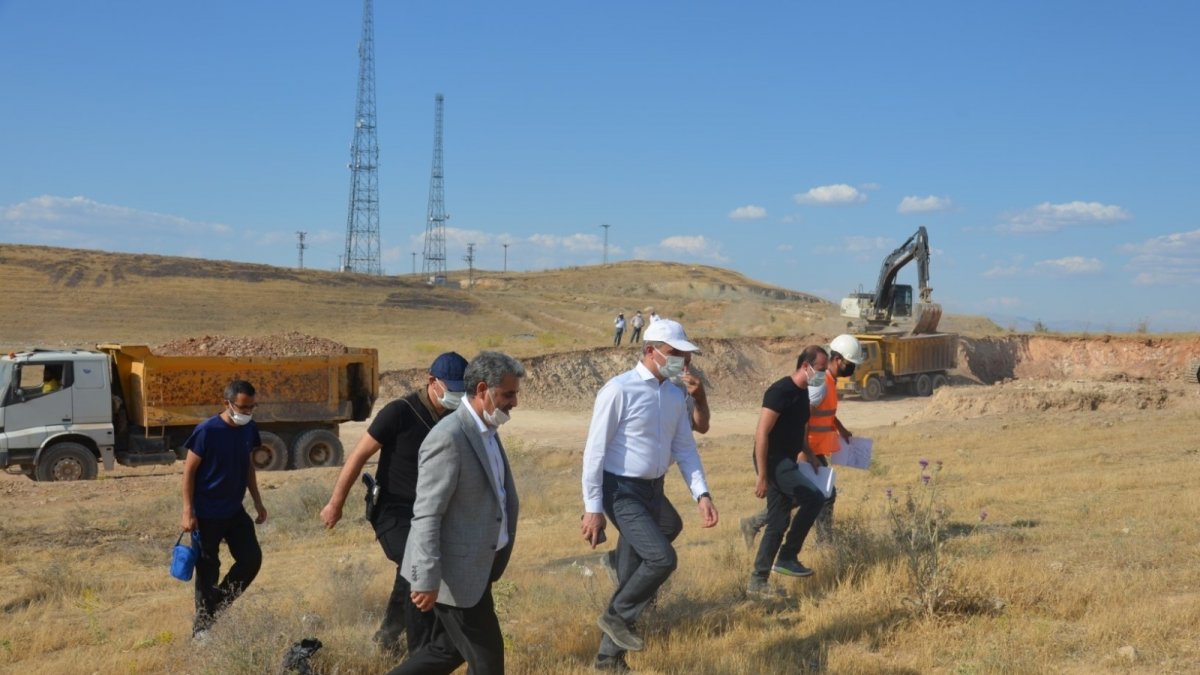 Kaynarca spor kompleksinde inşaat çalışmaları son hız devam ediyor