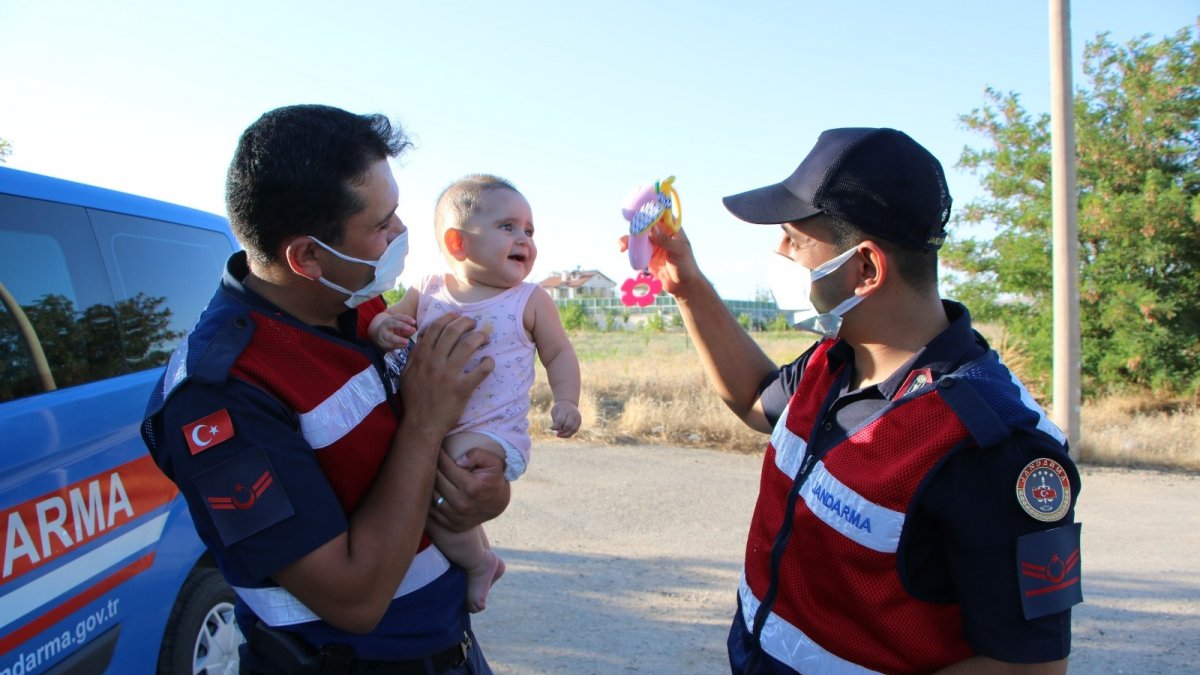 Kazada annesi yaralanan minik Zeynep için jandarma ekipleri seferber oldu