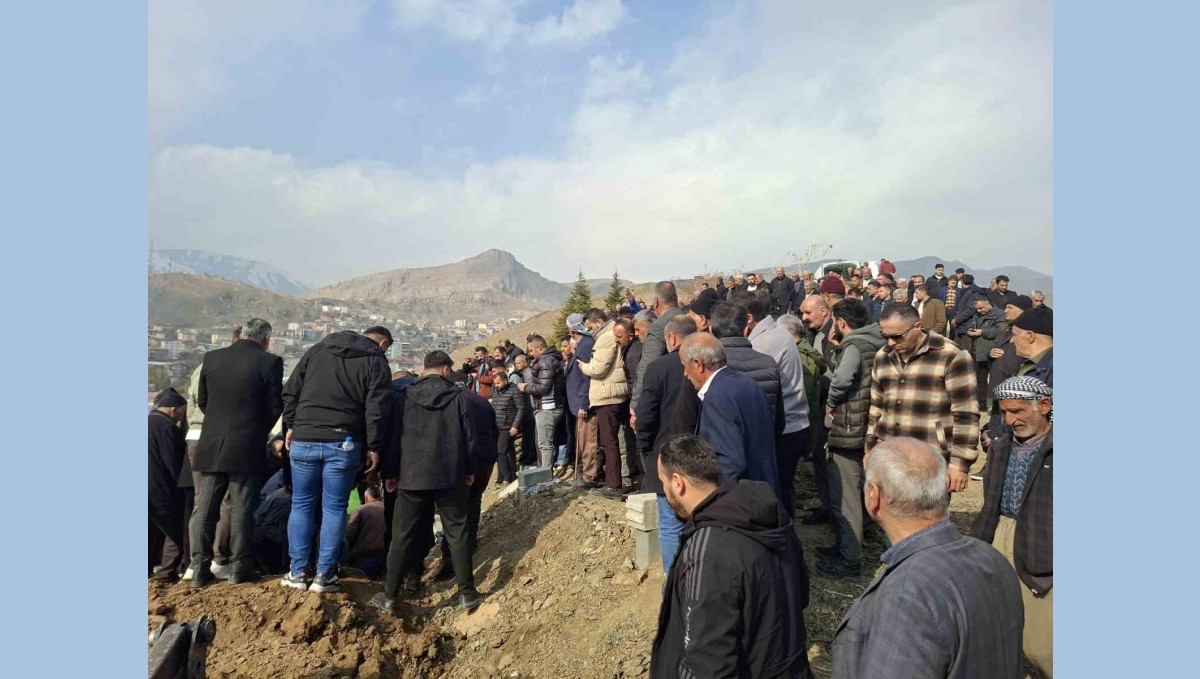 Kazada hayıtını kaybeden Durgun, Hakkari'de toprağa verildi