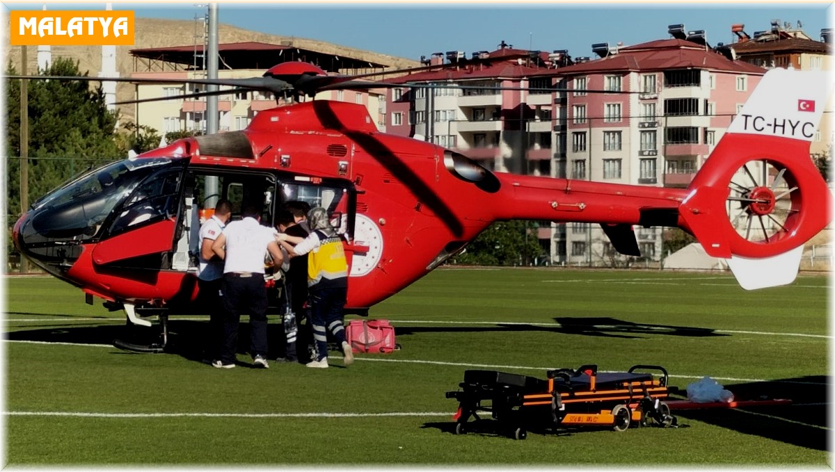 Kazada yaralanan yaya hava ambulansı ile Malatya'ya sevk edildi