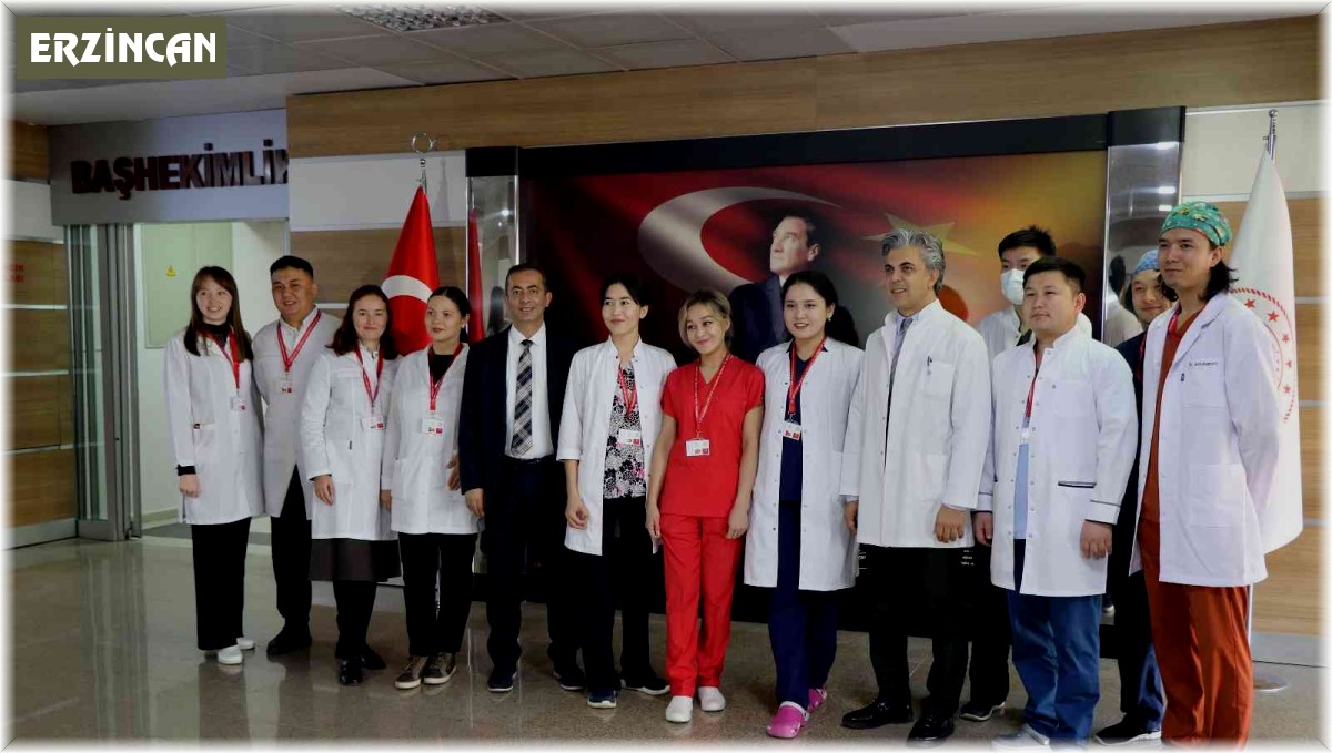 Kazakistan'dan gelen asistan doktorlar Mengücek Gazi Eğitim ve Araştırma Hastanesinde eğitim görüyor