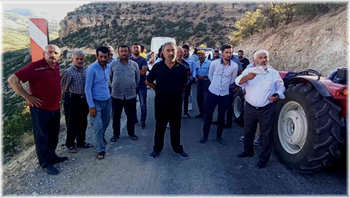 Kazalardan bıkan mahalleli yetkililerden yardım istedi