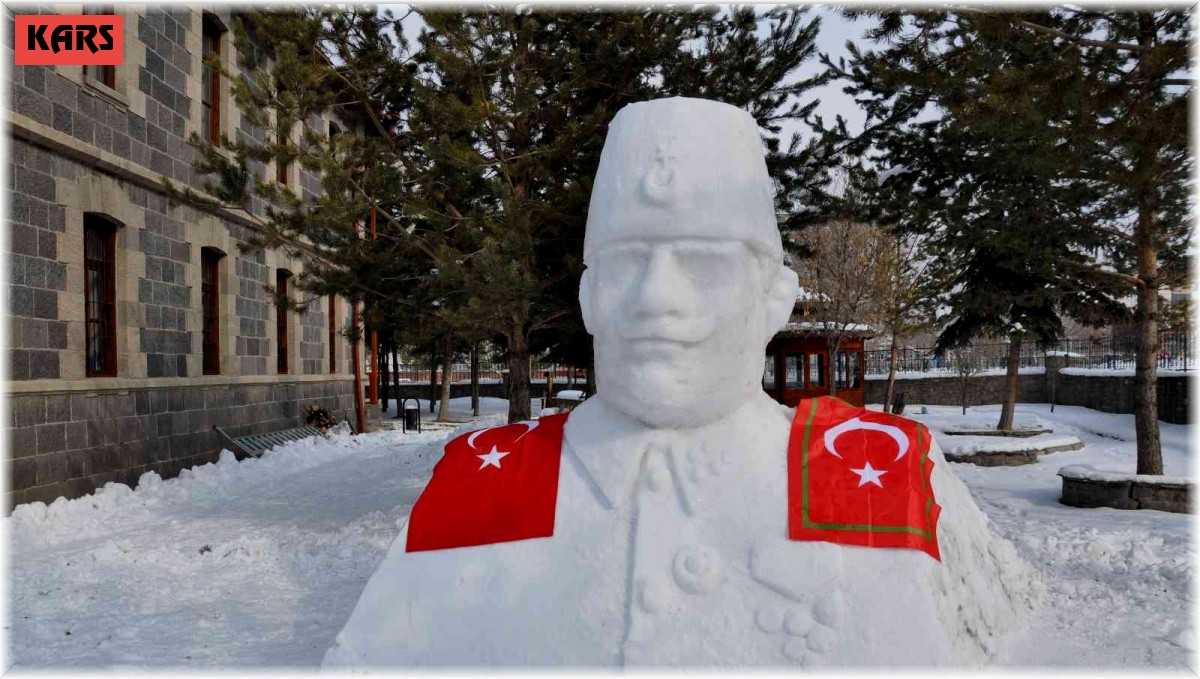 Kazım Karabekir Paşa'nın kardan heykeli yapıldı