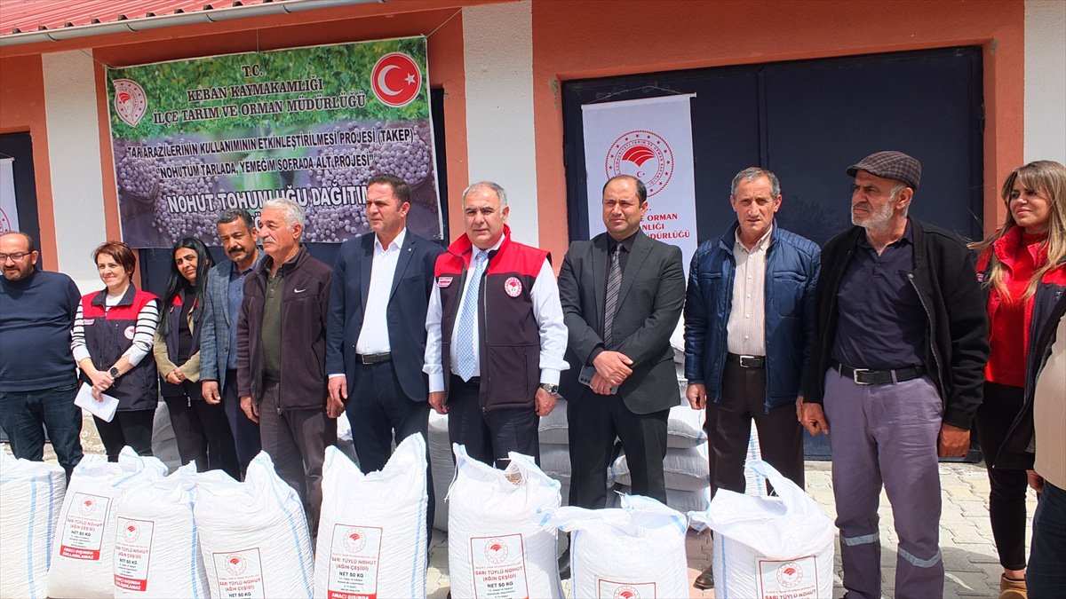 Keban'da 40 çiftçiye yüzde 70 hibeli nohut tohumu desteği