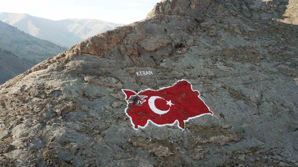 Keban'da 400 metrekarelik kaya haritası yenilendi