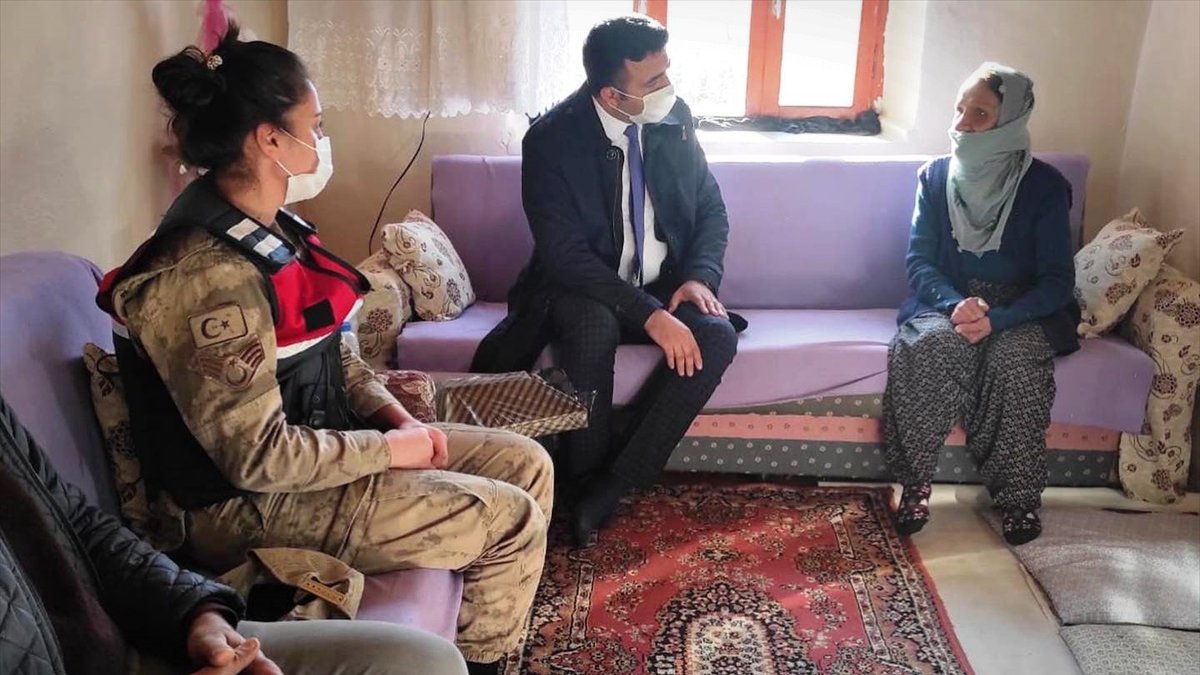 Keban Kaymakamı Akbulut şehit kabrini ziyaret etti