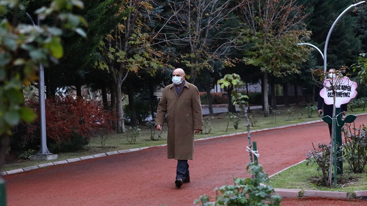 Keçiören'de sarının ve yeşilin her tonu Atatürk Botanik Bahçesi'nde