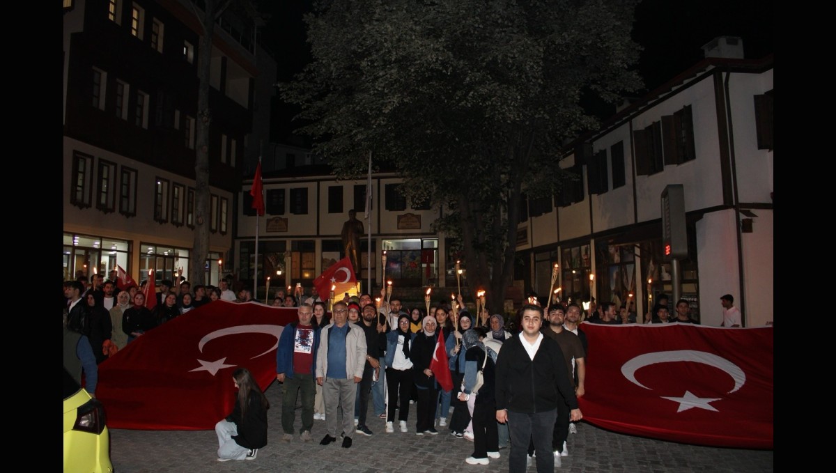 Kemaliye'de Fener Alayı ve Gençlik Yürüyüşü düzenlendi