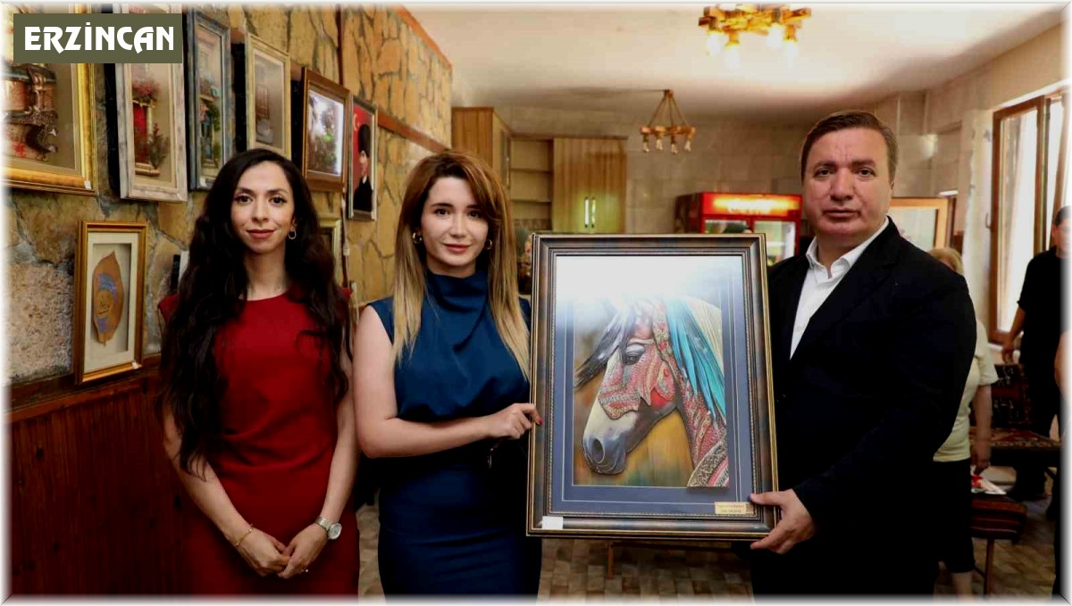 Kemaliye'de "Geleneğin İzinde" isimli kişisel sergi açıldı