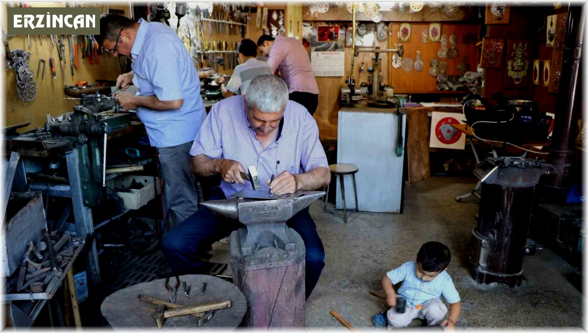 Kemaliye'de kapı tokmaklarının sırları