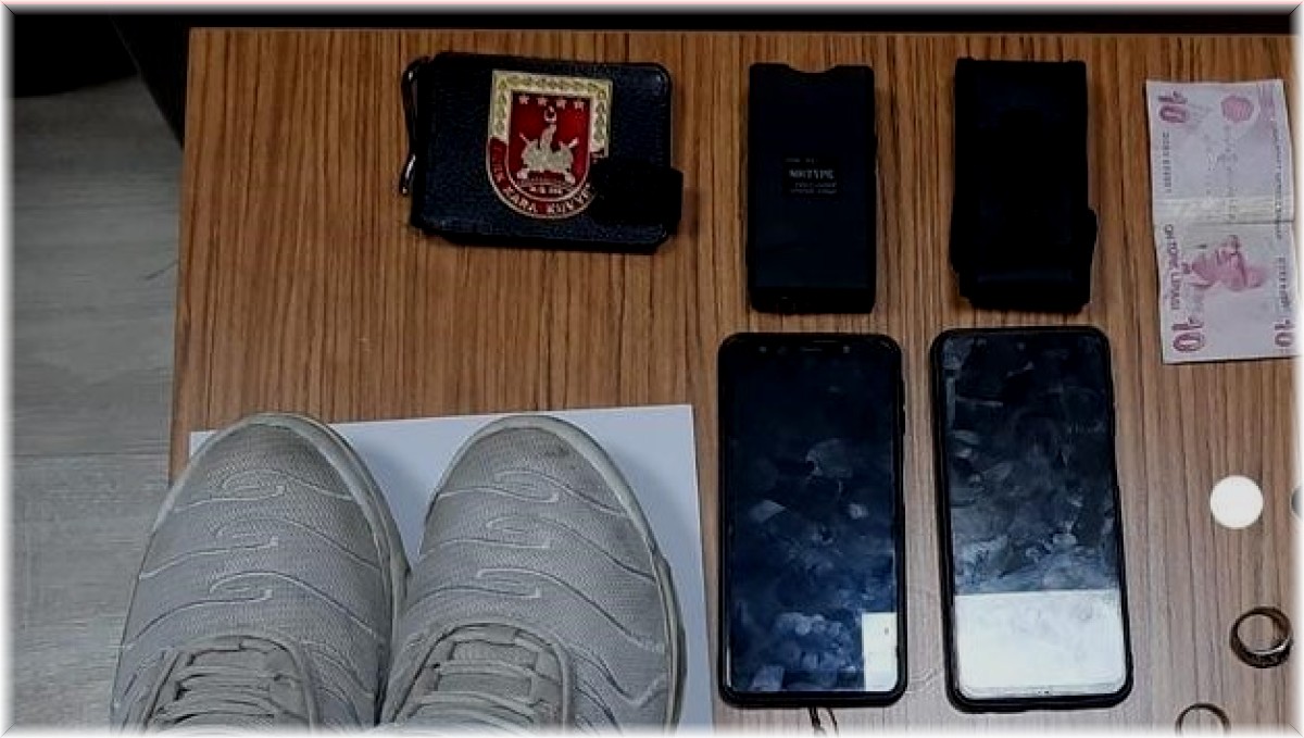 Kendisini askeri personel olarak tanıtan ve üç ayrı hırsızlık olayına karışan zanlı tutuklandı