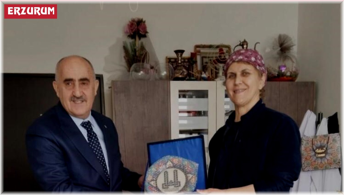 Kent Konseyi'nden Prof. Dr. Akçay'a hizmet teşekkürü