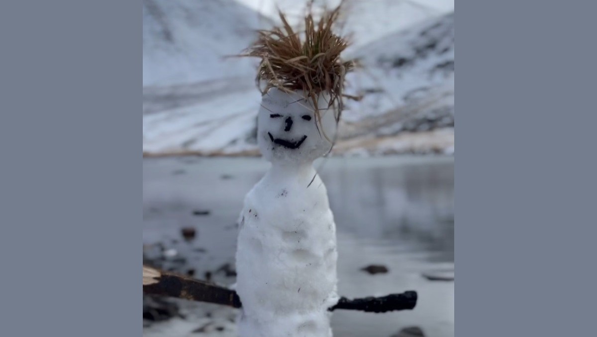 Keşiş Dağı'nda mevsimin ilk kardan adamı yapıldı