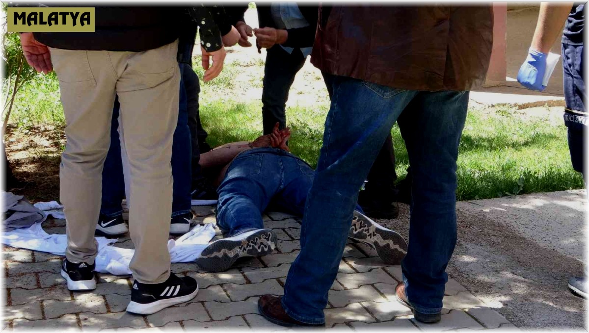 Kezzapla kendine zarar vermek isteyen şahsı polis etkisiz hale getirdi