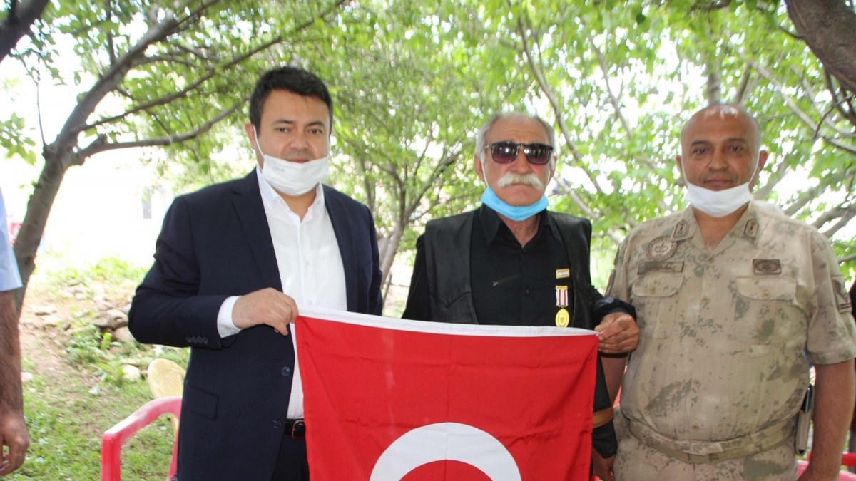 Kıbrıs gazisine madalya