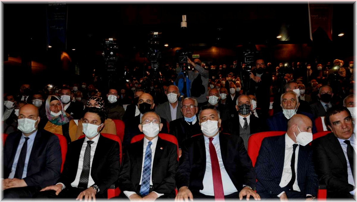 Kılıçdaroğlu Kars'ta STK'lara seslendi: 'Kars'ta milletvekilimiz yok. Bunun kabahati Karslılarda değil. CHP'nin Genel Başkanı olarak söylüyorum kabahati bizde'
