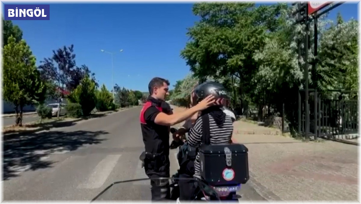 Kimliğini unutan öğrencinin imdadına Yunus polisleri yetişti