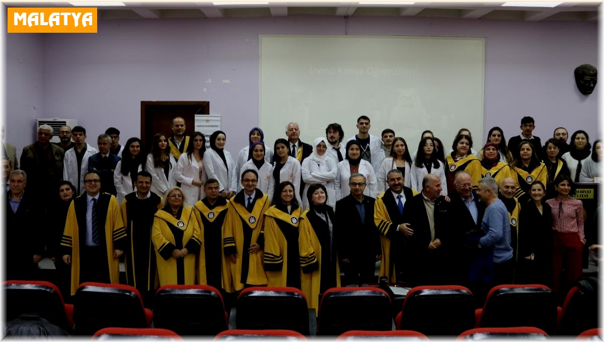 Kimya öğrencileri törenli beyaz önlük giydi