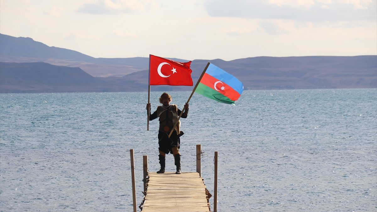 Kırgız asıllı Türk vatandaşından Azerbaycan'a destek