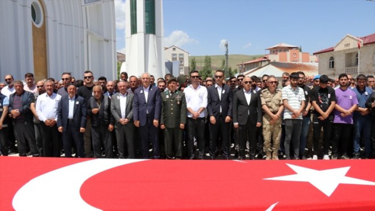 Kırıkkale'deki Trafik Kazasında Hayatını Kaybeden Polis Memuru Muhammed Şirin Yazıcı, Ağrı'da Son Yolculuğuna Uğurlandı