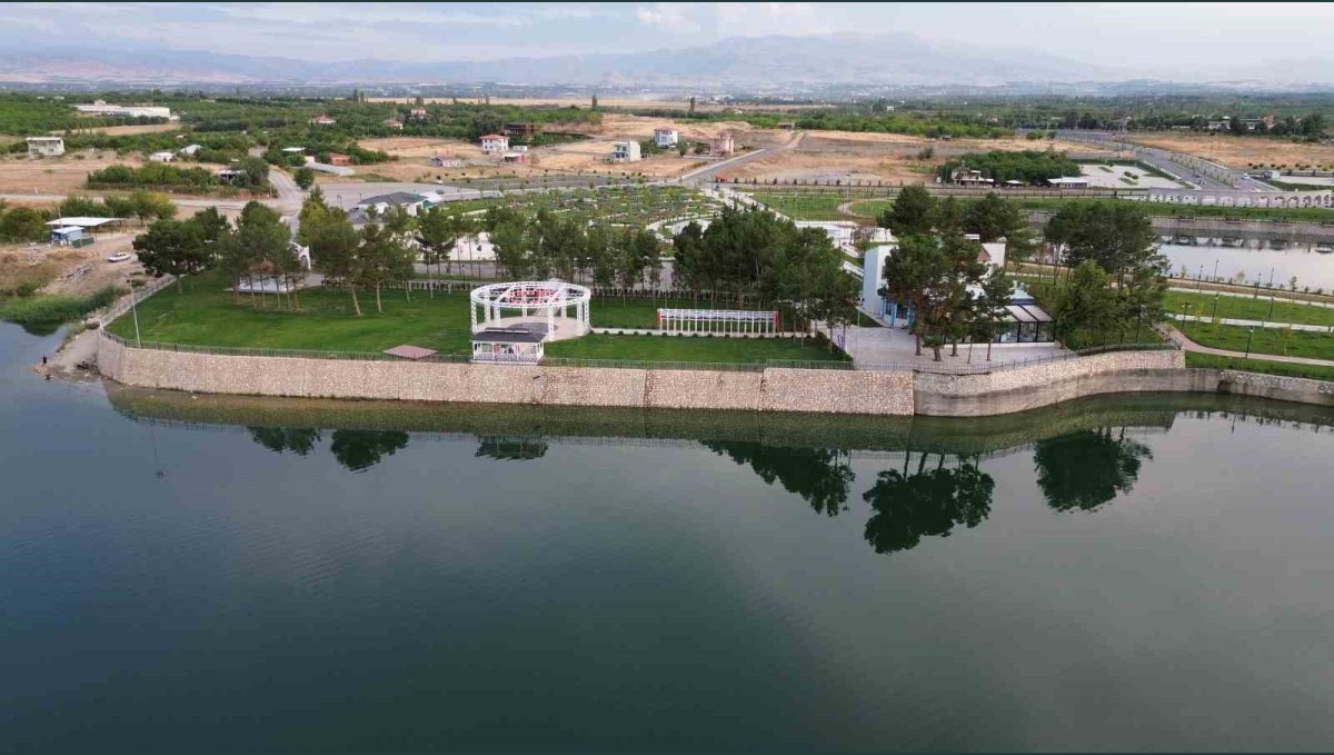 Kırkgöz Sahil Parkı'ndaki kır düğün salonu Malatya'da ilgi görüyor