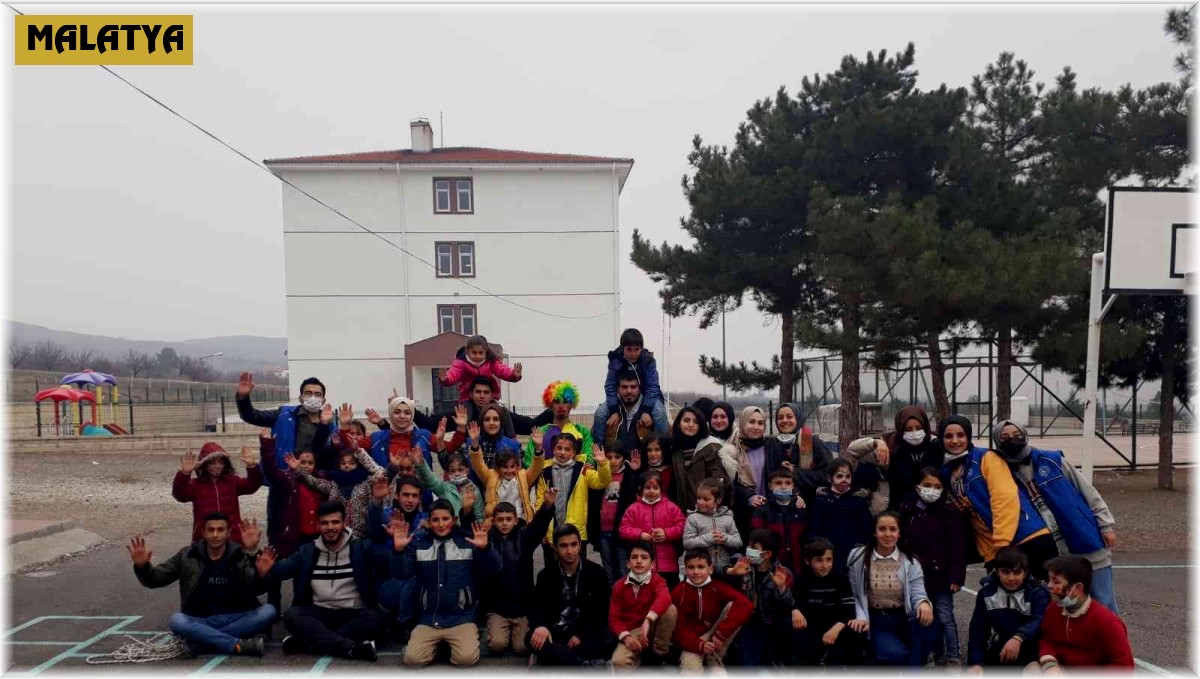 Kırsal mahalledeki öğrencilere sosyal etkinlik