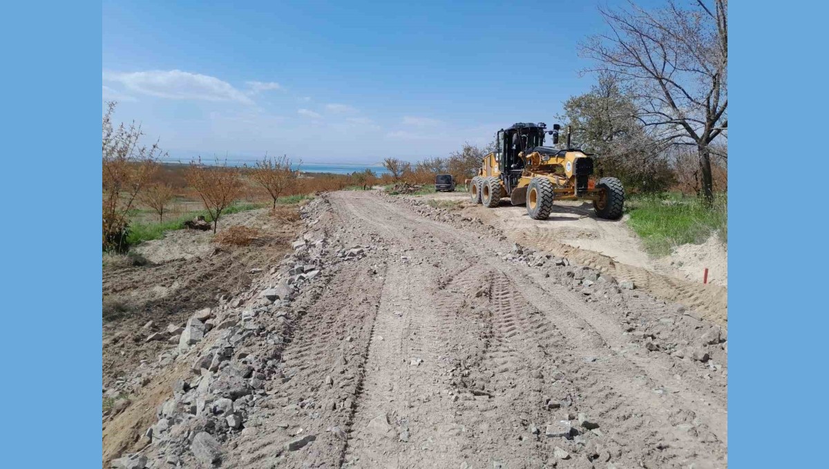 Kırsal mahallelerde ulaşım altyapısı güçlendiriliyor