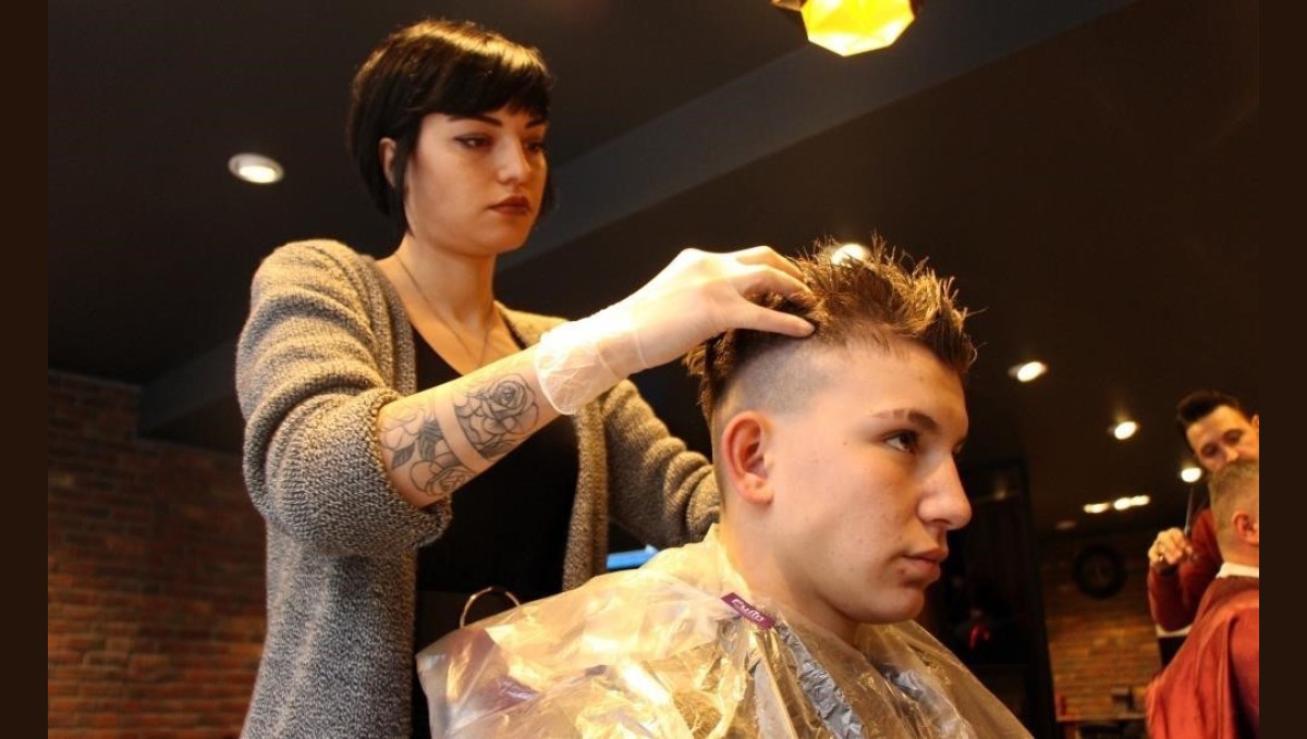 Kış ayları öncesi saç dökülmesine karşı uyarı: "Saçın da neme ihtiyacı var"