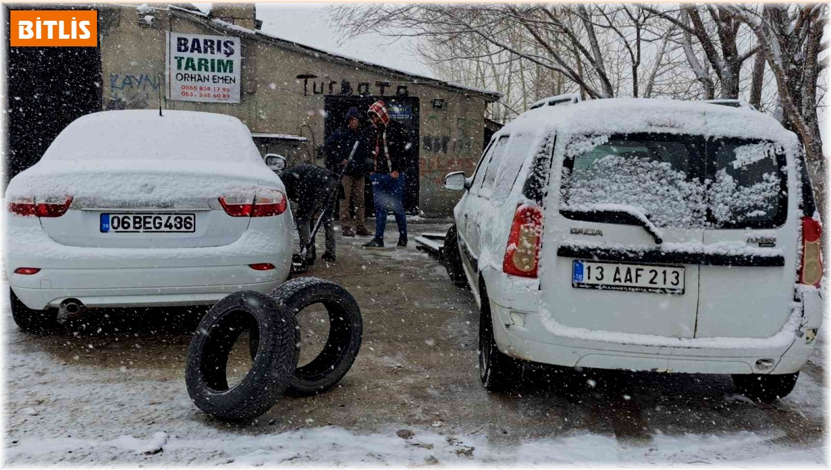 Kışın geri gelmesi lastikçilerin işine yaradı