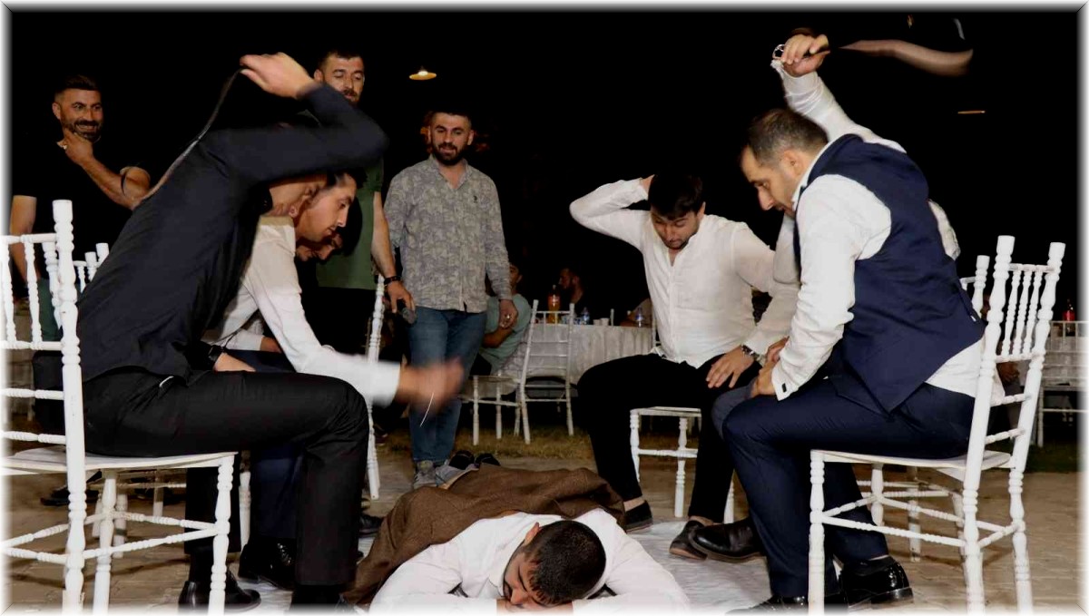 Kısır gecesinde damat ve sağdıçlar gece boyu sopa yedi