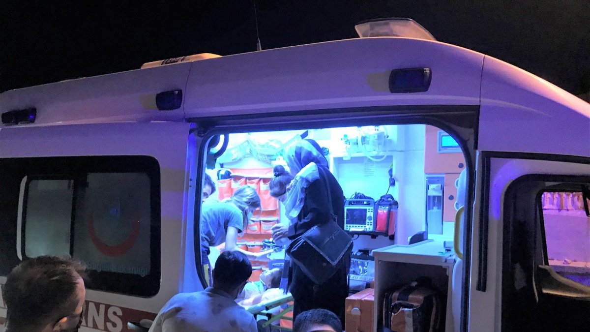 Kısıtlama saatinde yola atlayan çocuğa motosiklet çarptı