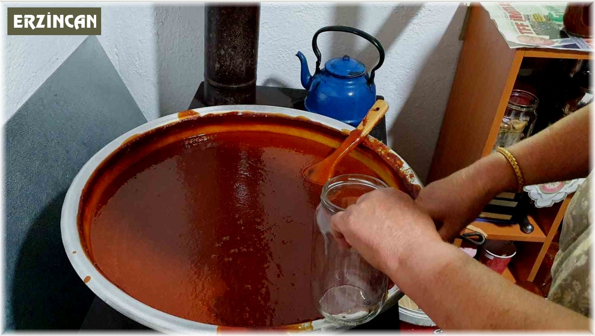 Kışlık lezzetler şimdiden hazır ediliyor