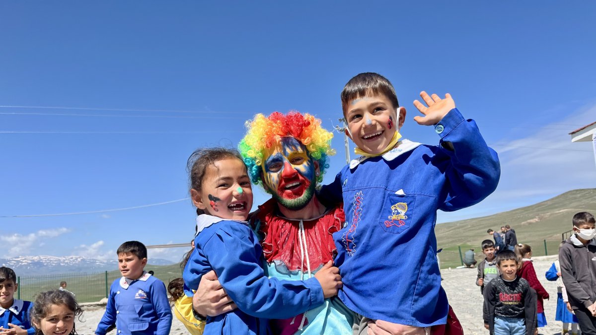 Kitap Kardeşliği Projesi ile Doğu ile Batı arasında gönül köprüsü kuruldu