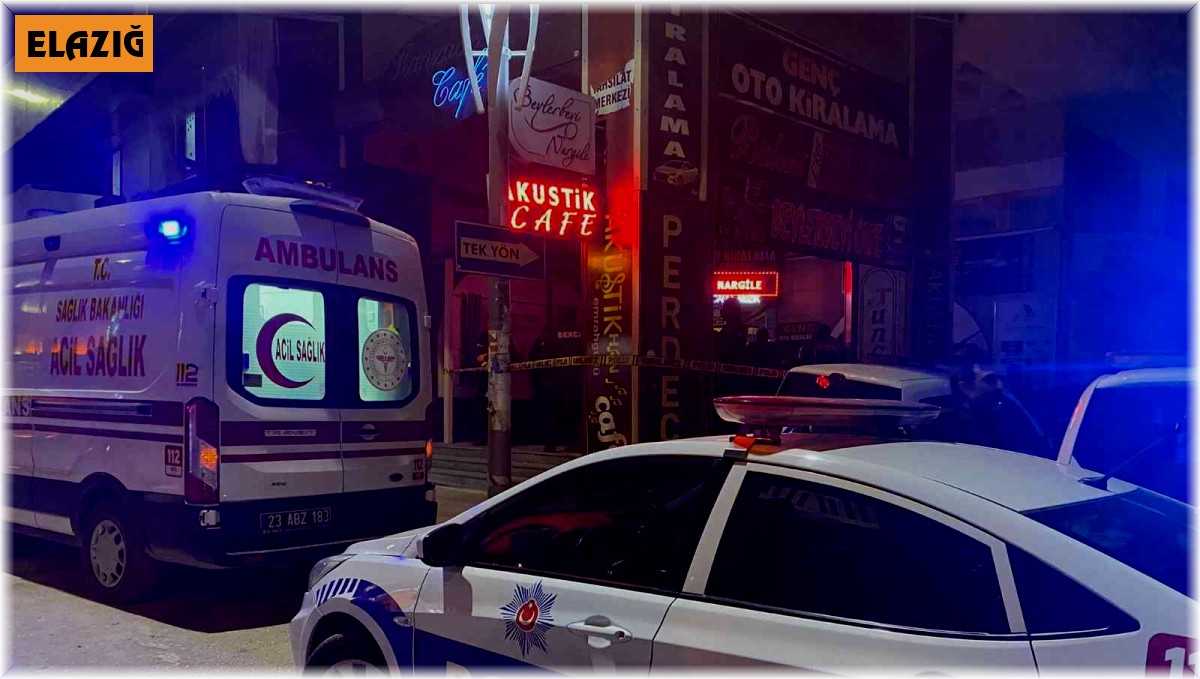 Kız arkadaşıyla tartışan şahıs, önce silahla etrafa ateş etti ardından kafasına silahı dayadı