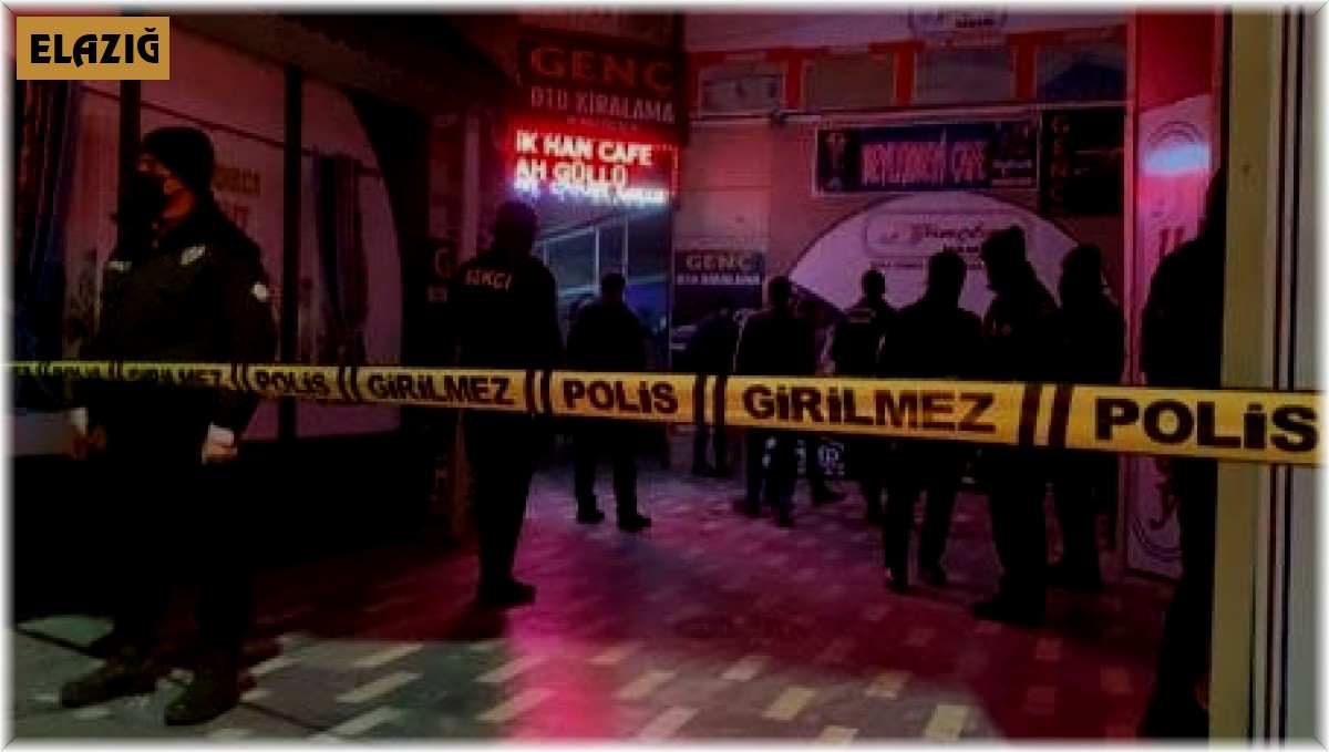 Kız arkadaşıyla tartışıp kafasına silah dayamıştı, 4 saat sonra ikna edildi