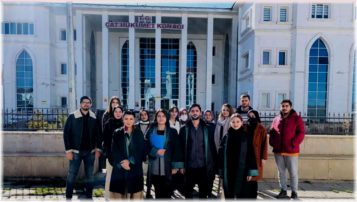 Kız çocuğunu istismar ettiği iddiasıyla yargılanan sanığa yurtdışı yasağı verildi, dava 9 Aralık'a ertelendi